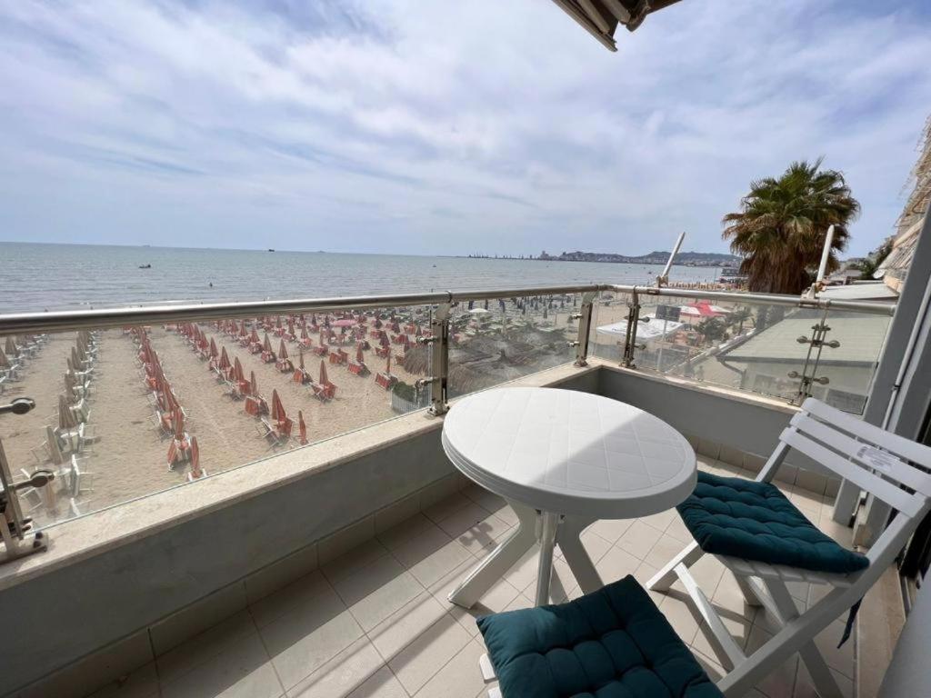 Sea View-Apartment On The Beach - Durrs2 Durrës Exterior foto