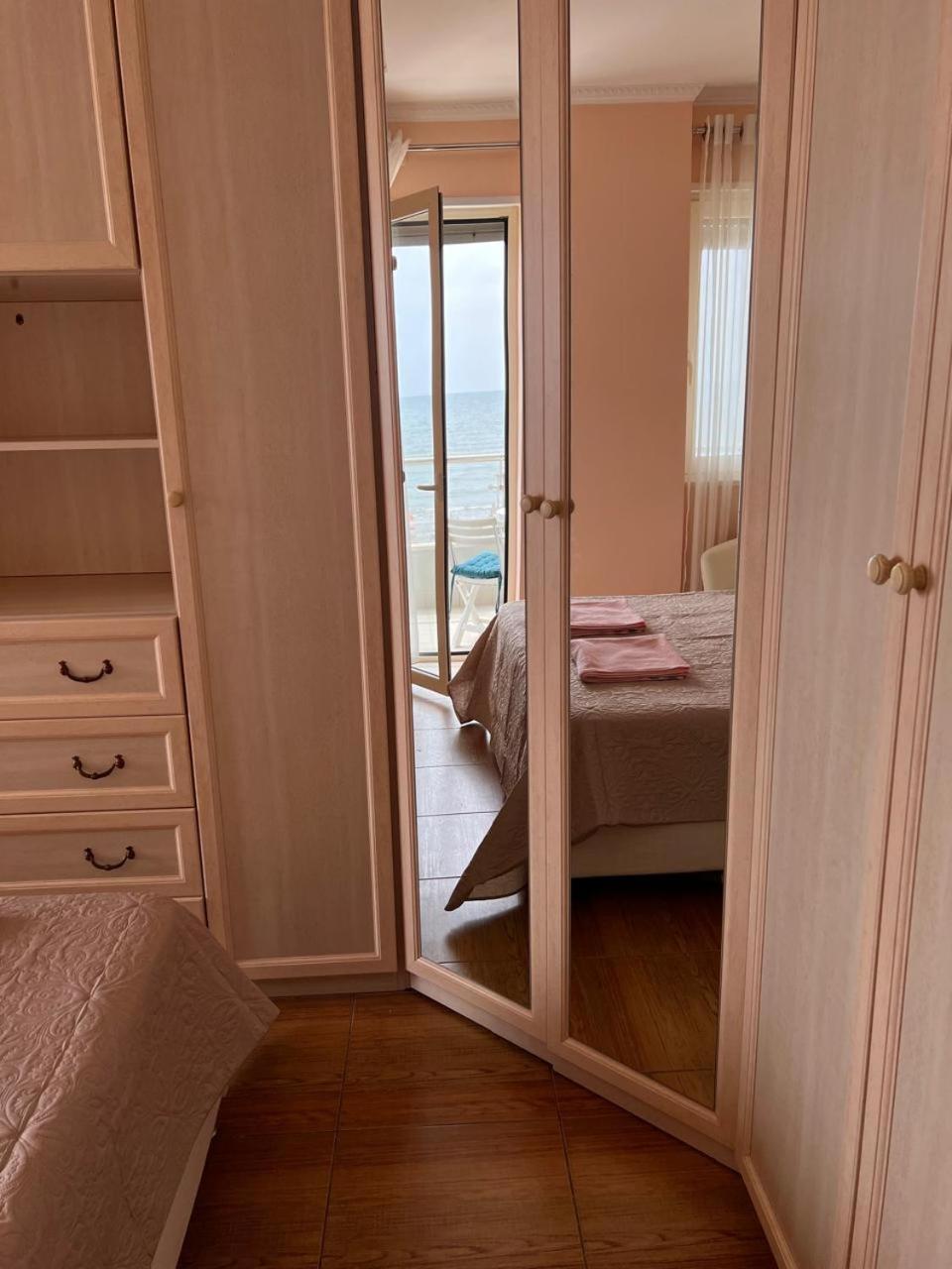 Sea View-Apartment On The Beach - Durrs2 Durrës Exterior foto
