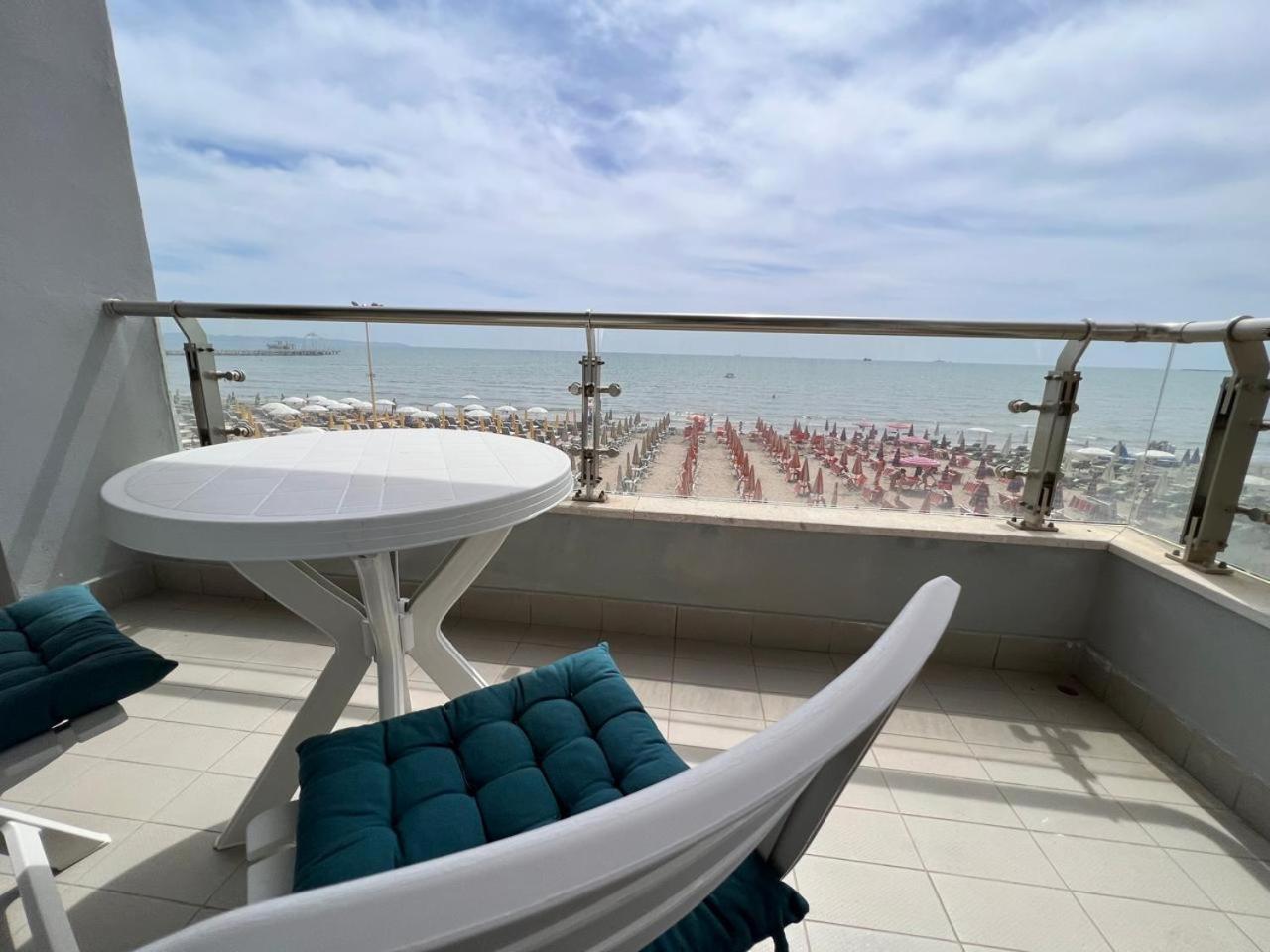 Sea View-Apartment On The Beach - Durrs2 Durrës Exterior foto